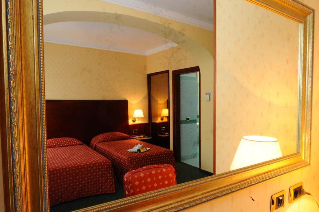 Hotel La Spia D'Italia Solferino Kültér fotó