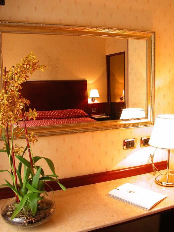 Hotel La Spia D'Italia Solferino Szoba fotó